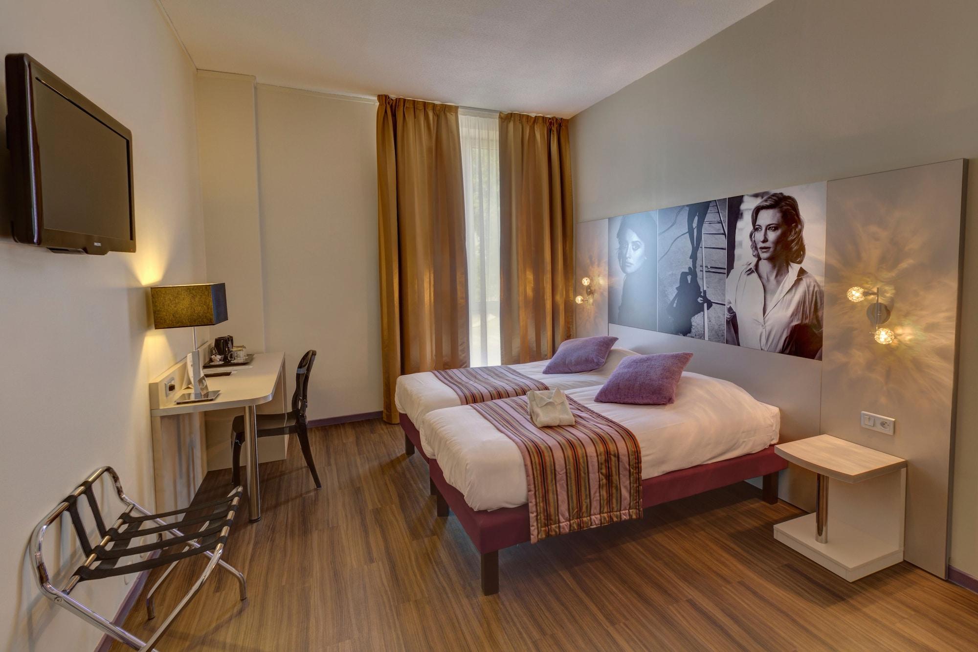 Hotel Arles Plaza Екстериор снимка