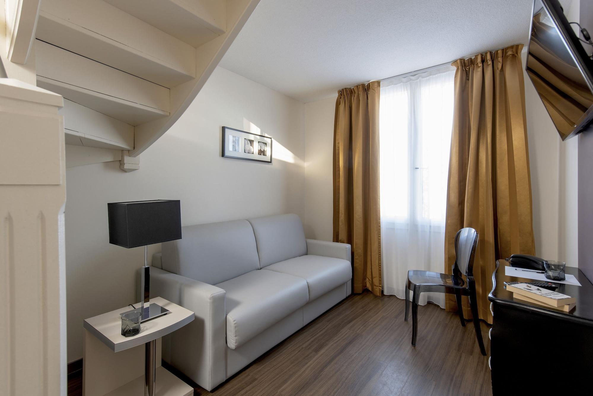 Hotel Arles Plaza Екстериор снимка