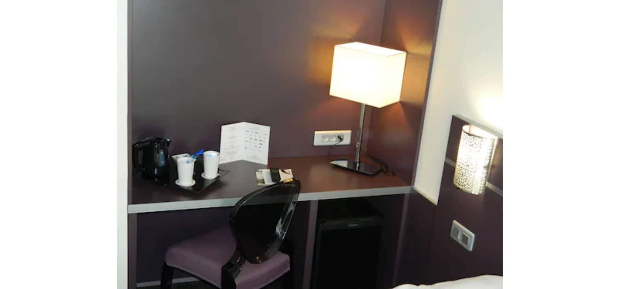 Hotel Arles Plaza Екстериор снимка