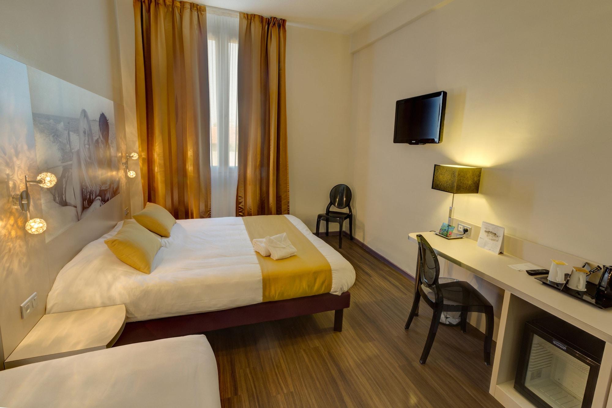 Hotel Arles Plaza Екстериор снимка