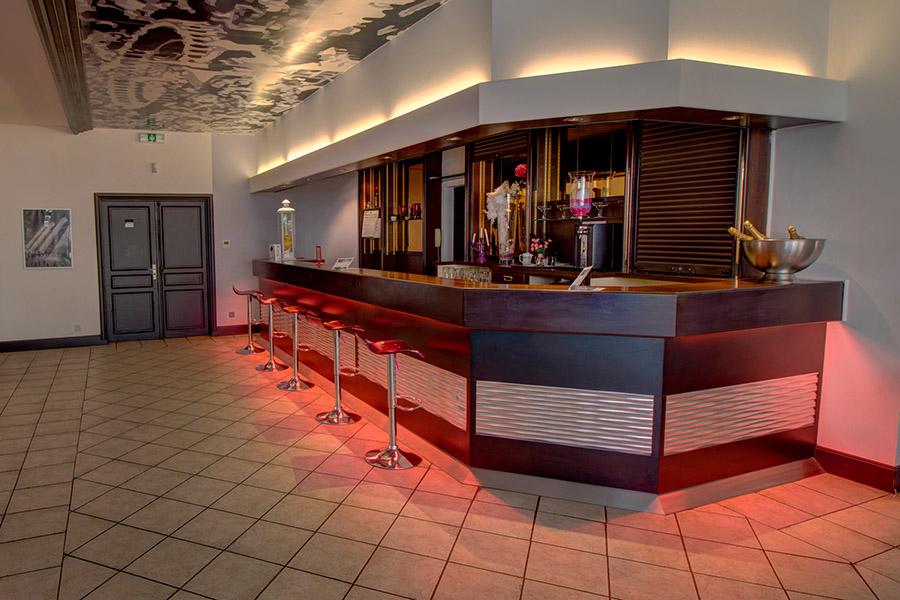 Hotel Arles Plaza Екстериор снимка