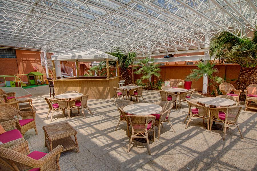 Hotel Arles Plaza Екстериор снимка