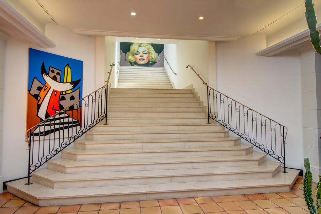 Hotel Arles Plaza Екстериор снимка