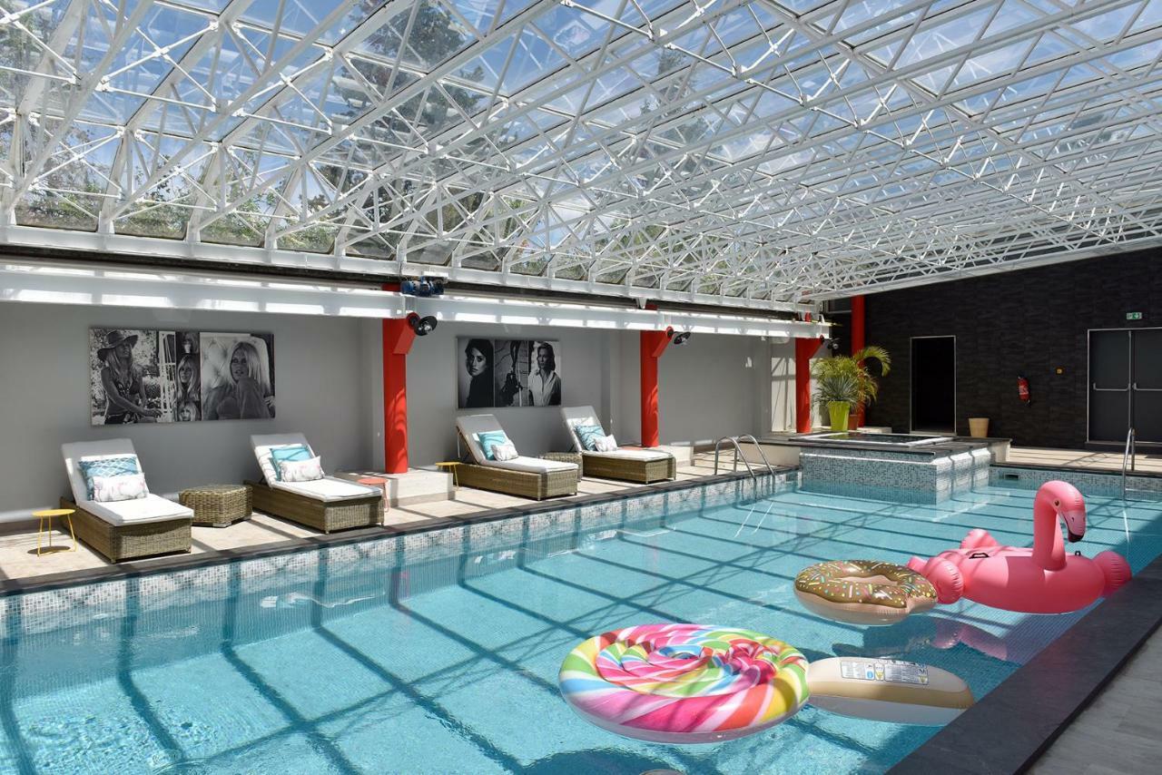 Hotel Arles Plaza Екстериор снимка