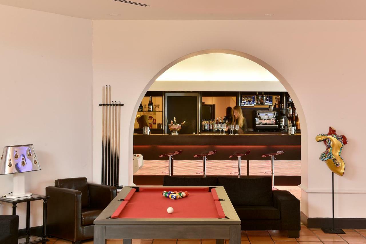 Hotel Arles Plaza Екстериор снимка
